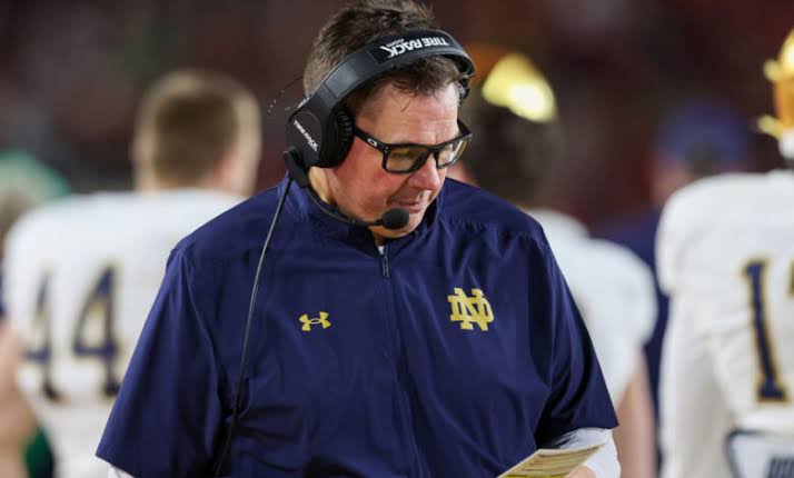 Cincinnati Bengals DC Al Golden claims he ‘knows exactly what he wants,’ but his time at Notre Dame suggests this clarity could pose challenges, especially in the early stages. Fans are curious to see how this will play out