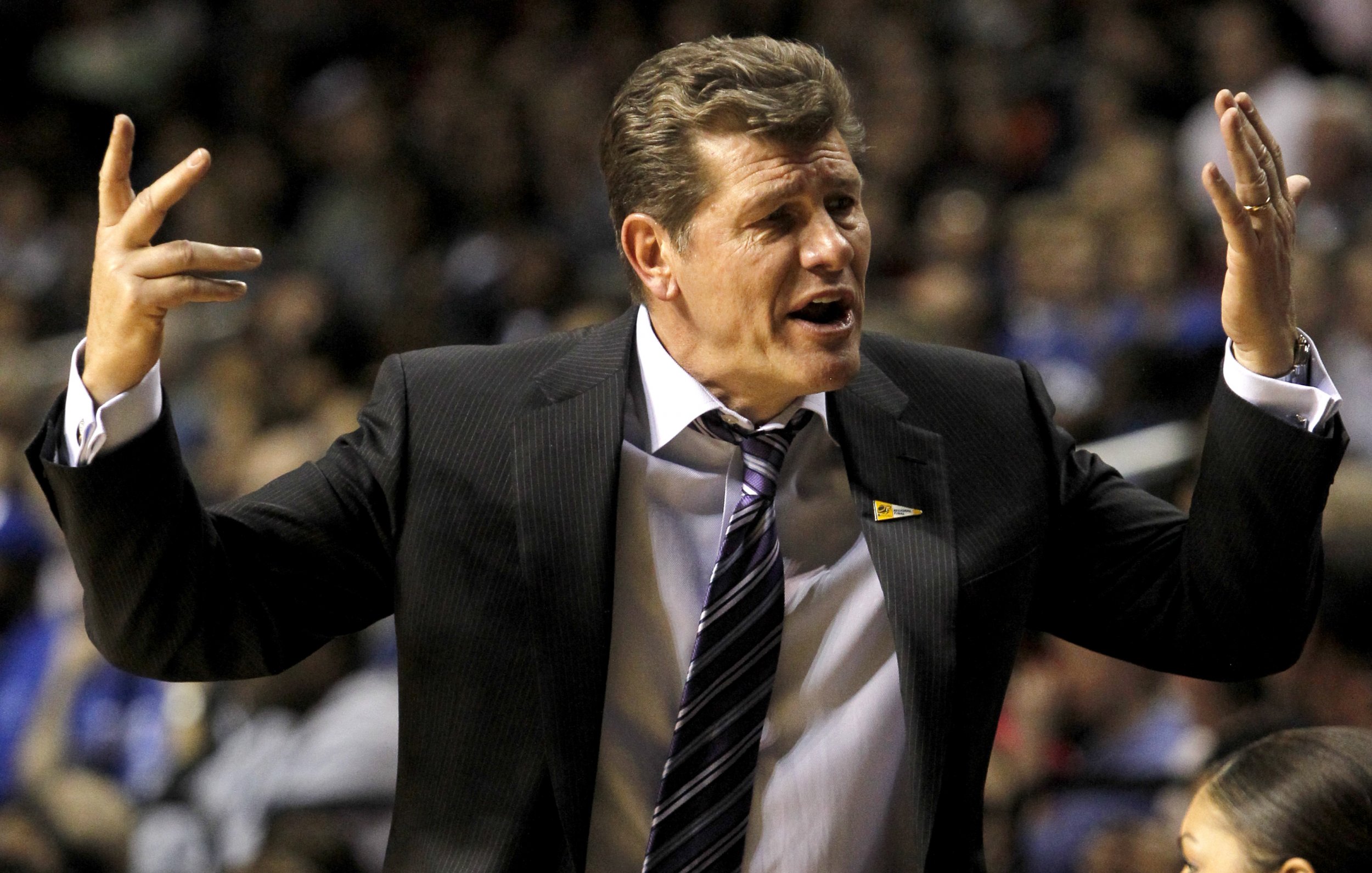 FINALLY OUT: “We are in this together, lessons have been learnt” Geno Auriemma drags out Kim Caldwell, after rising pressure from fans to sack him, making intensions known…