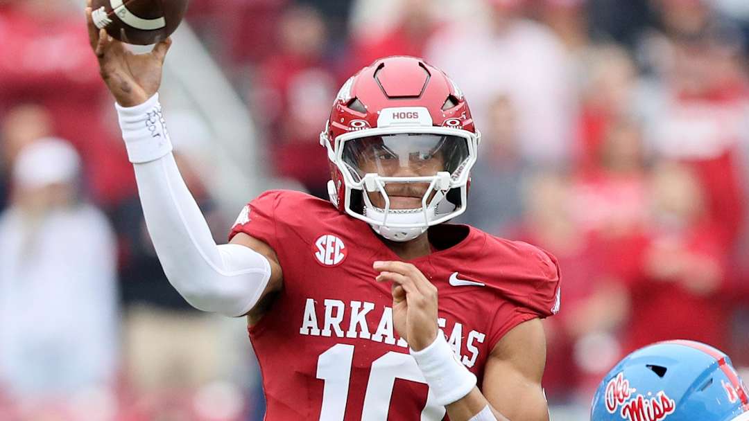 ARKANSAS RAZORBACKS QUARTERBACK TAYLEN GREEN (10) PASSES IN THE……RAZORBACKS REVEAL 2025 KICKOFF TIMES: Historic Arkansas State Clash, No 11 AM Starts, and Early Road Gauntlet Await….