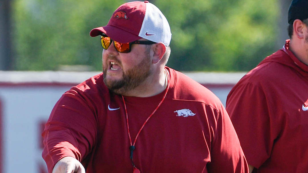 FAYETTEVILLE, AR — Hogs Land Texas Lineman Hugh Smith: ‘This Is Just the Beginning’—3-Star Recruit Opens Up on Why He Chose Arkansas Over TCU, Stanford, and More!…