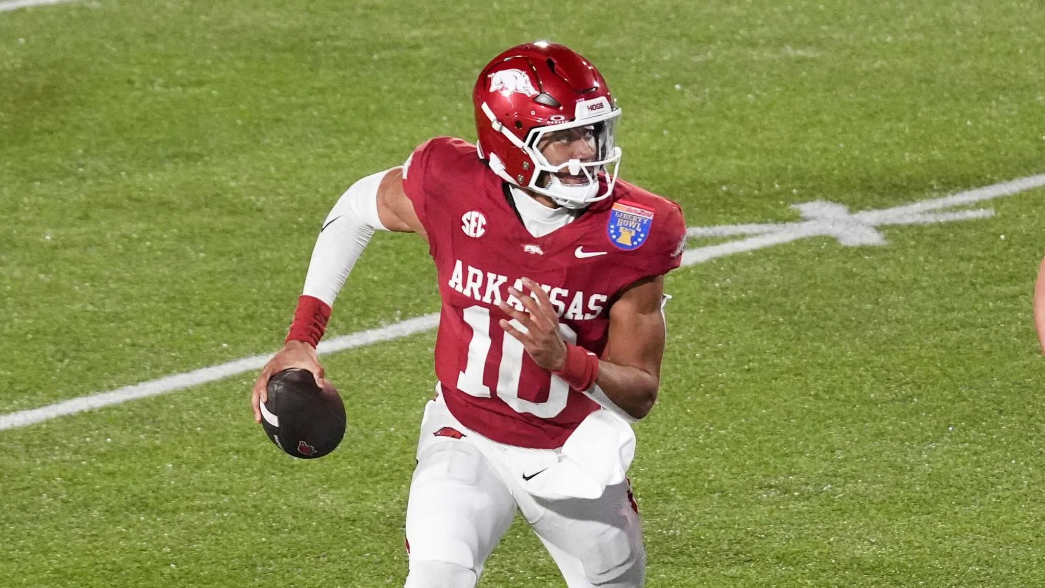 MASSIVE SHOCK RANKING REVEALED: Arkansas Lands No. 33 Out of 136 in Phil Steele’s List—Taylen Green-Led Team Hit by $8.5 Million Money Issue as 11 SEC Rivals Jump Ahead