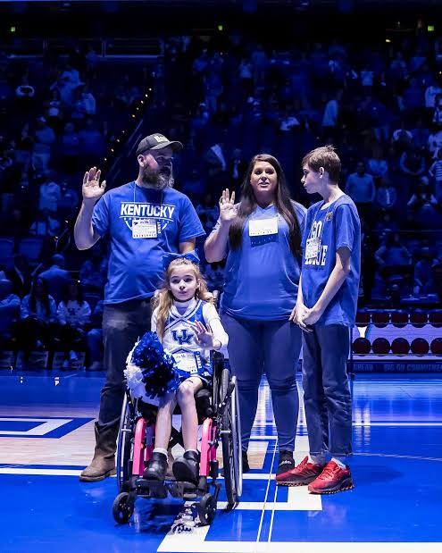 BREAKING NEWS: Family of Late Kentucky Wildcats Basketball Star Makes Emotional Appearance at Rupp Arena — Sending a Powerful Message to Mark Pope and the Entire Kentucky Program as Their Young Daughter in a Wheelchair Takes Center Court to Honour His Memory…